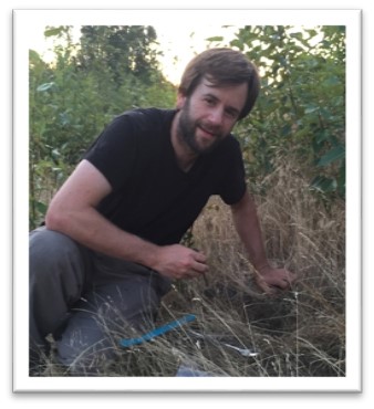 Learn more about the award for Daniel Warner, Department of Biological Sciences.