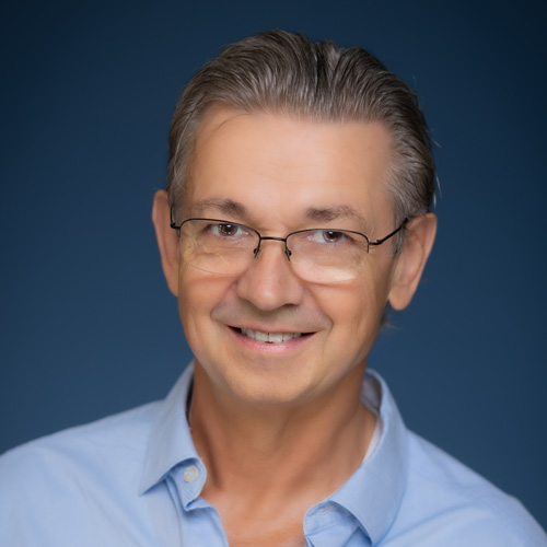 Headshot photo of Robert Weigel
