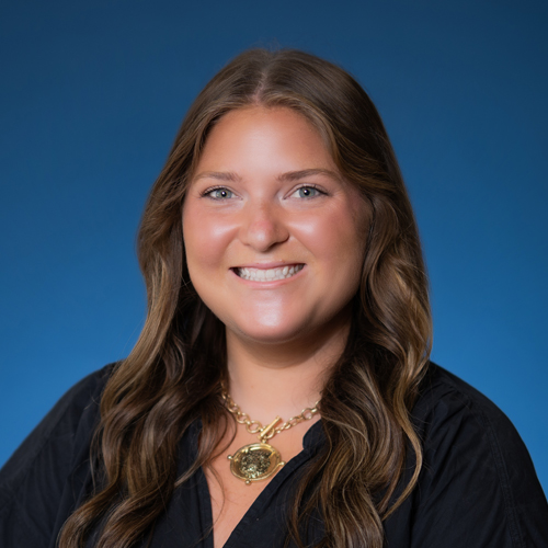 Headshot photo of Lauren-Collins
