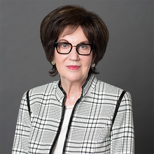 Headshot photo of Dr. Janet D. Donlin