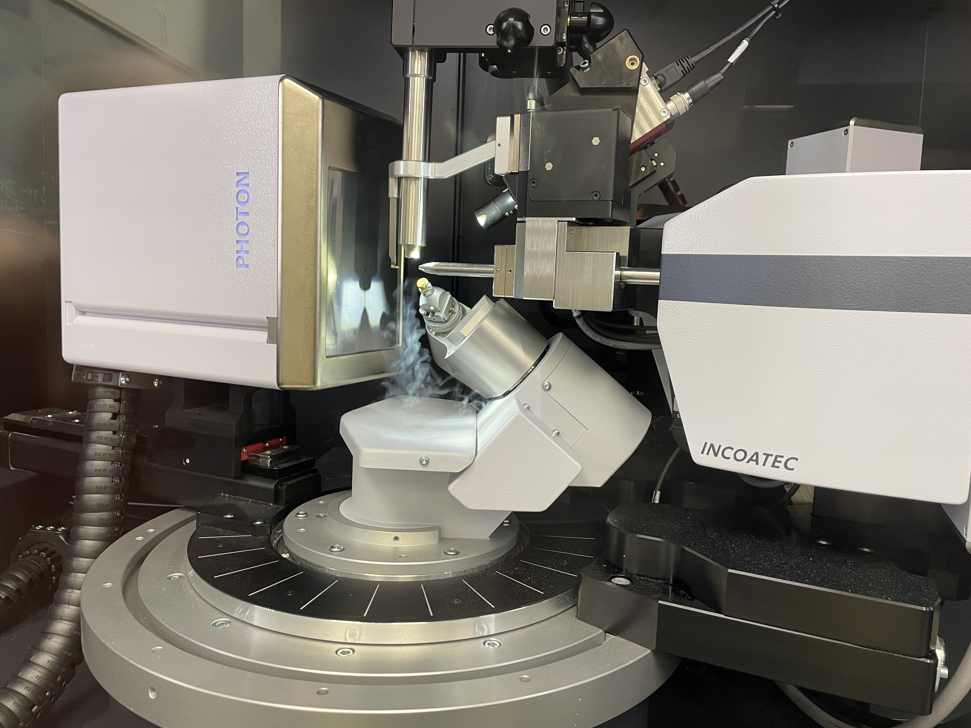 bruker_d8_venture_v2.jpg