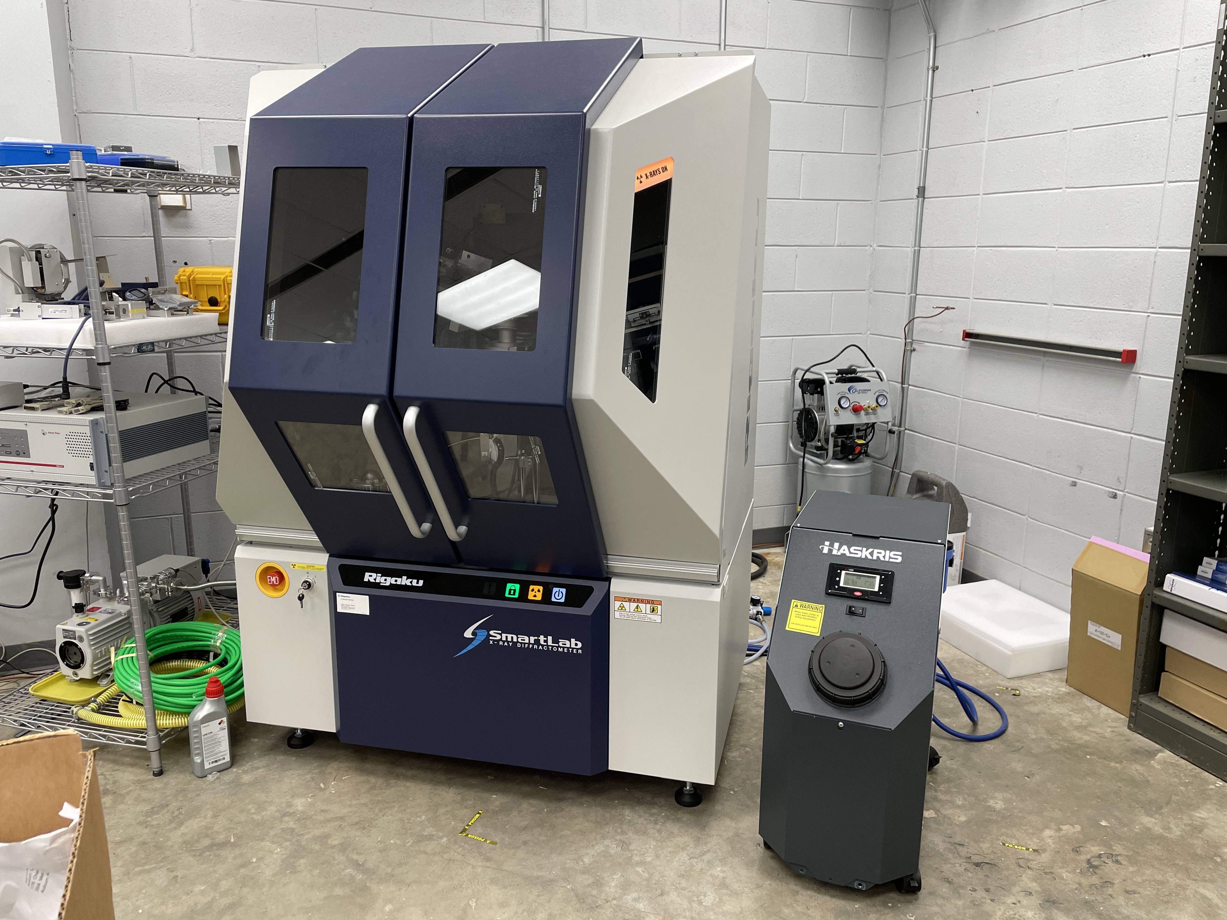 rigaku_smartlab_powder_x-ray_diffractometer_v1.jpg
