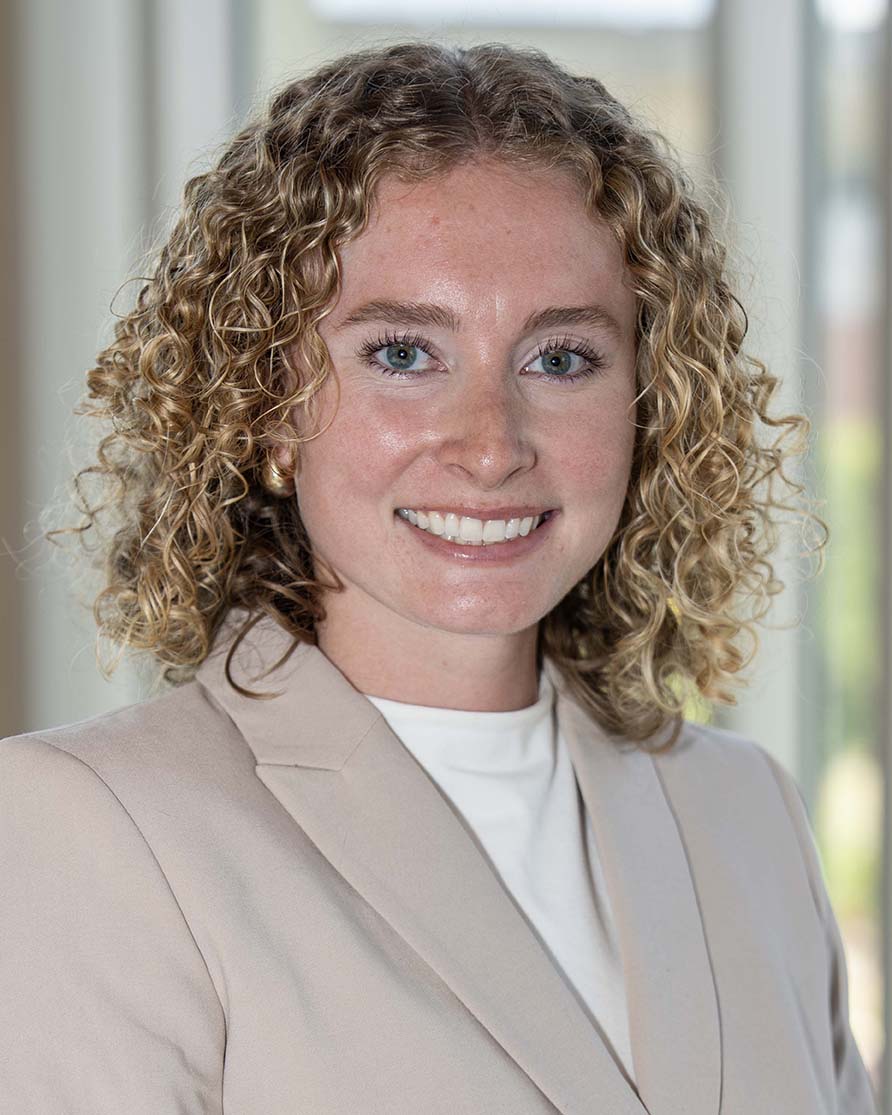 Ashtyn Gluck headshot