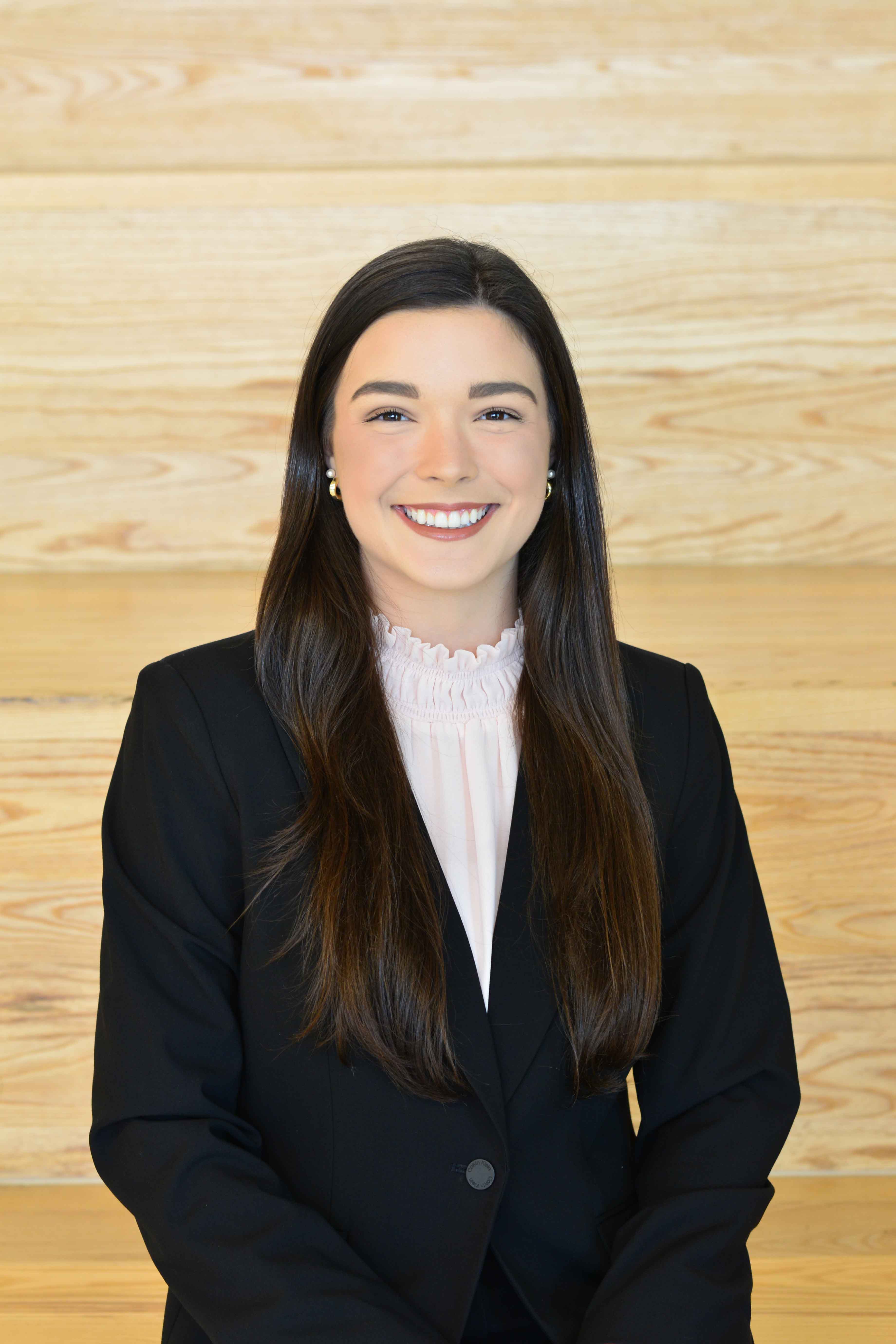 Belle Cribb headshot