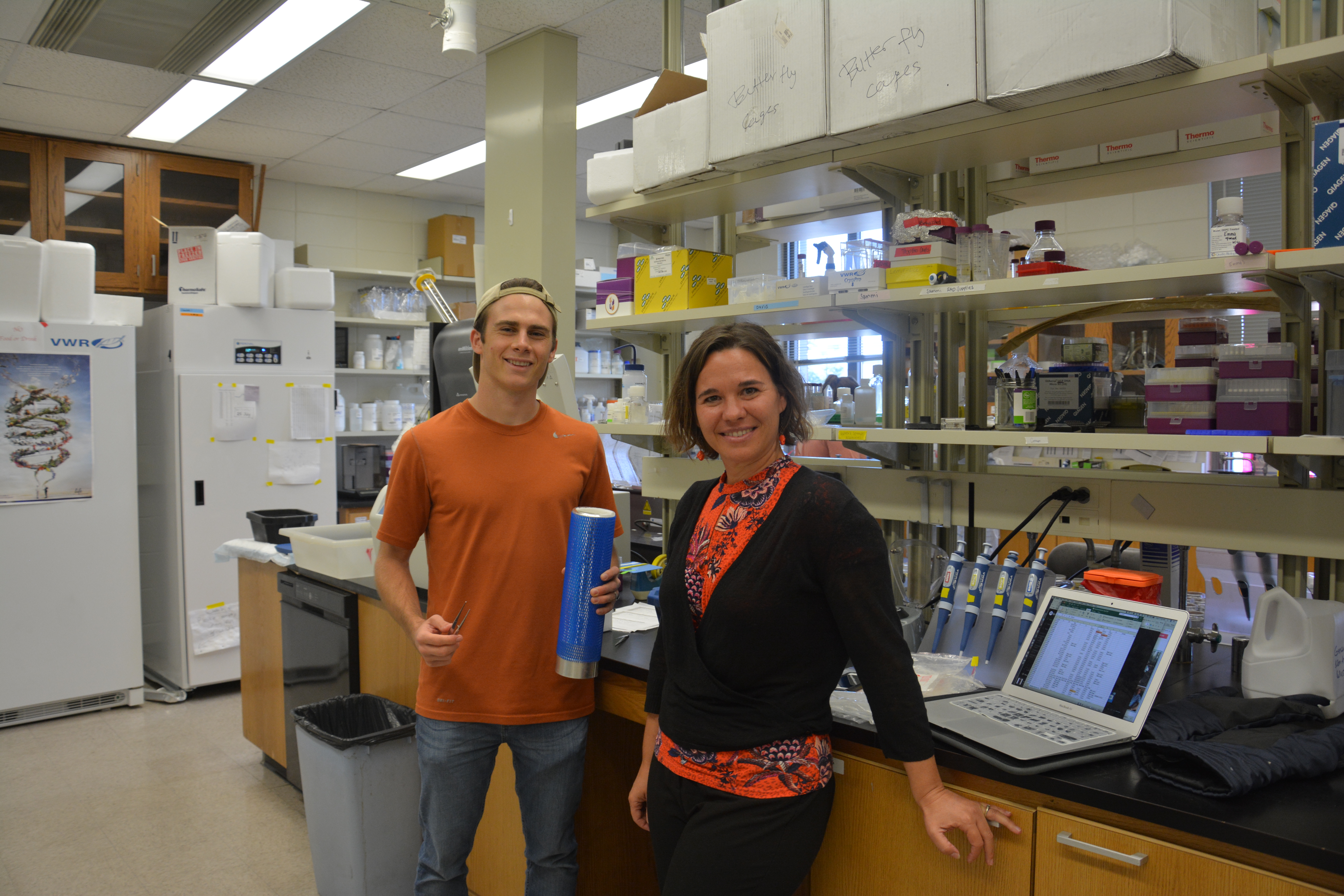 Randy Klabacka sorting tissue samples from Whiptail Lizards in liquid nitrogen with Dr. Schwartz.