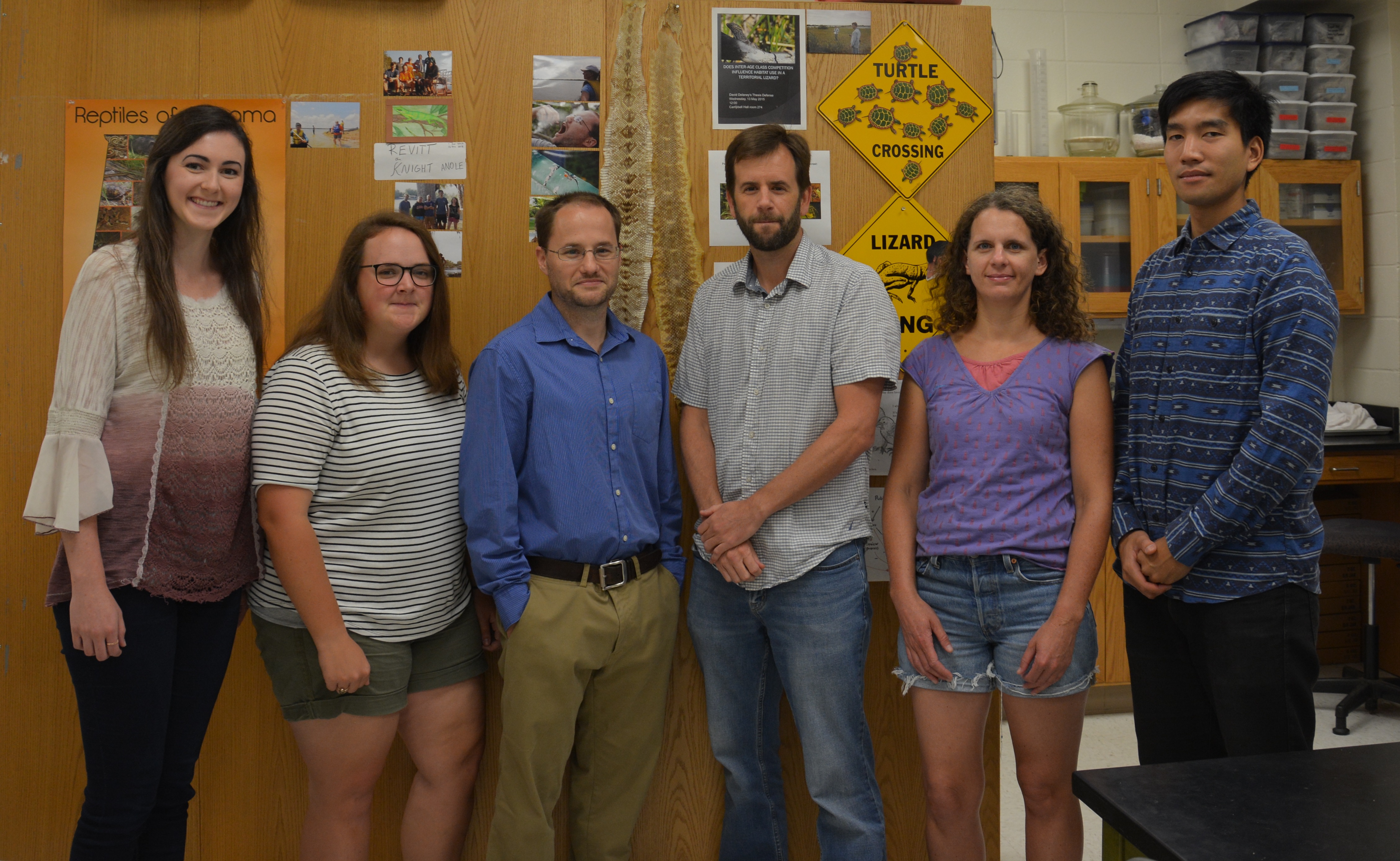 Group of researchers inside the Warner Lab.