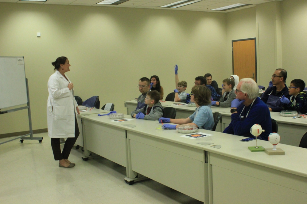 COSAM Inspires Young Scientists through Outreach Program that Goes Under the Surface