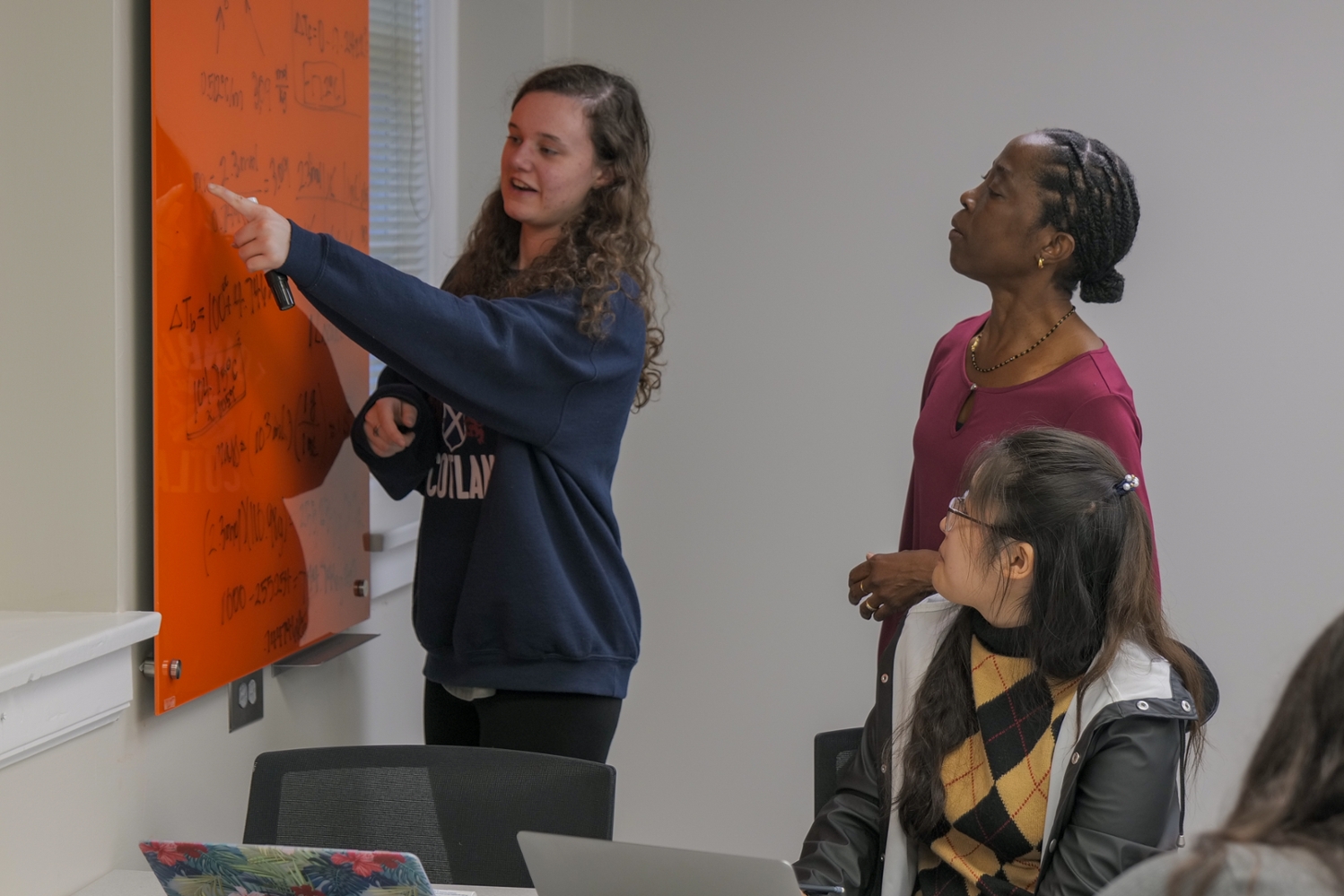 Students learning in the active learning space in Extension Hall. Note: The photo was taken in February 2020.