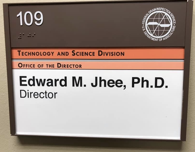 Ed Jhee's Nameplate