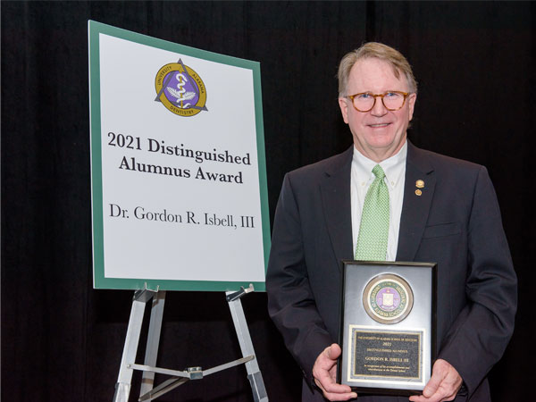 COSAM alumnus, Dr. Gordon R. Isbell III, was recently awarded UAB Dentistry’s 2021 Distinguished Alumnus Award.