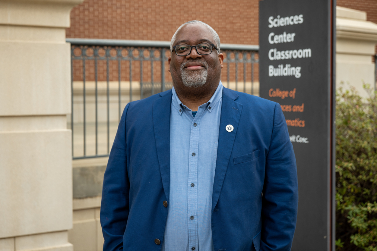 Thomas named dean of Auburn’s College of Sciences and Mathematics