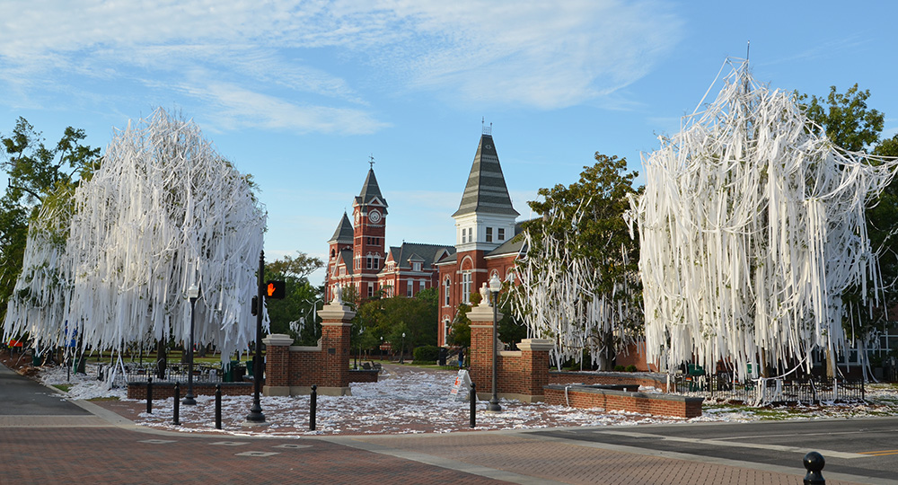 The new Auburn Oaks are rolled after the first victory of the 2016 football season.
