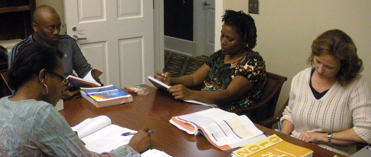 Participants in a community course have a study group